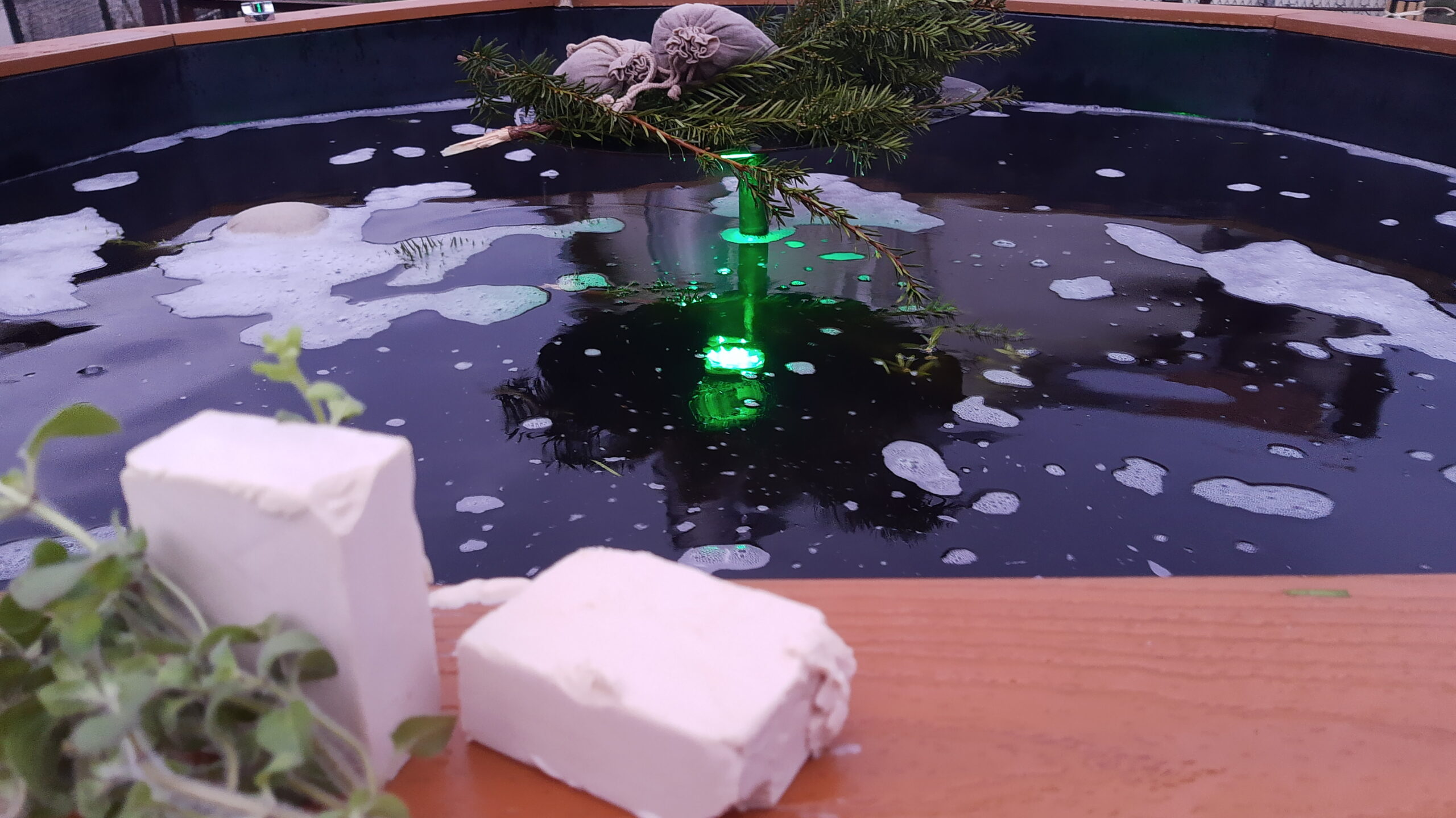 kąpiel drożdżowa w wannie podświetlanej